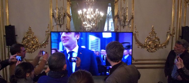 Emmanuel Macron à Bordeaux pour un Grand Débat en cercles fermés