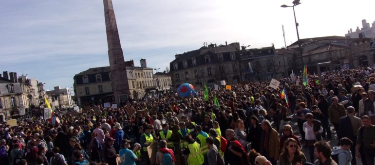 A Bordeaux, une marche du siècle et six militants du climat en garde à vue