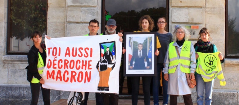 5 portraits de Macron décrochés d’un coup en Gironde par ANV-Cop21
