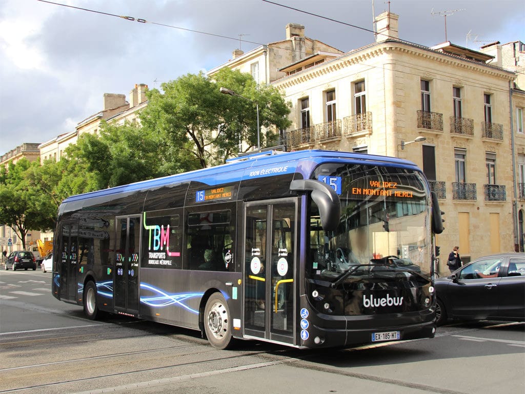 Le Bluebus de Bolloré, premier en piste pour tester son bus électrique à Bordeaux Métropole
