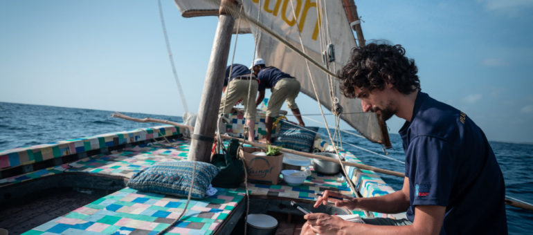 Un Bordelais à bord du Flipflopi, le premier bateau au monde 100% plastique recyclé