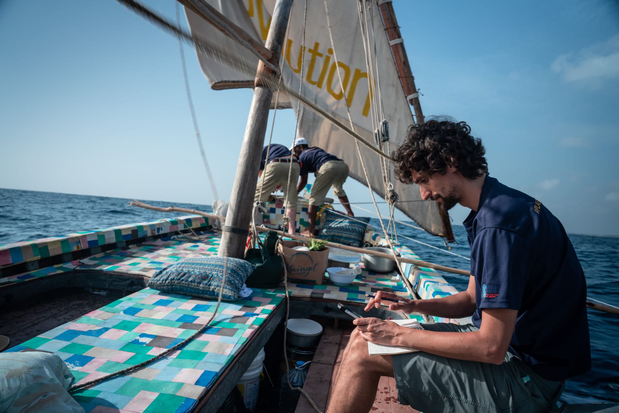 Un Bordelais à bord du Flipflopi, le premier bateau au monde 100% plastique recyclé