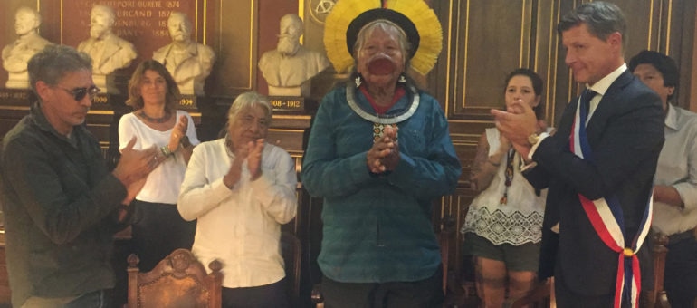 Le vibrant appel du chef Raoni à Bordeaux pour sauver l’Amazonie et ses peuples