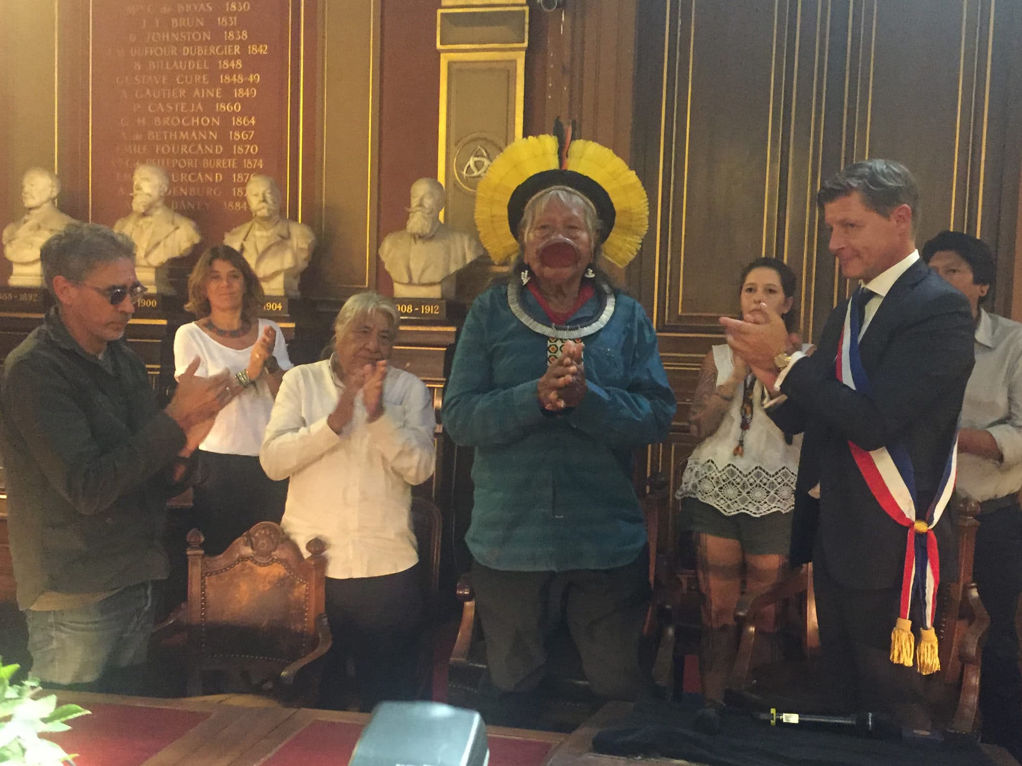 Le vibrant appel du chef Raoni à Bordeaux pour sauver l’Amazonie et ses peuples