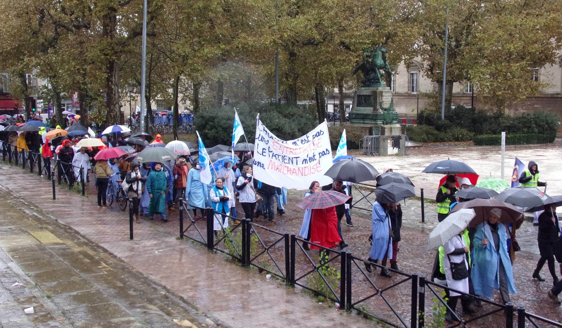 « Hôpital mort », le SOS des soignants à Bordeaux