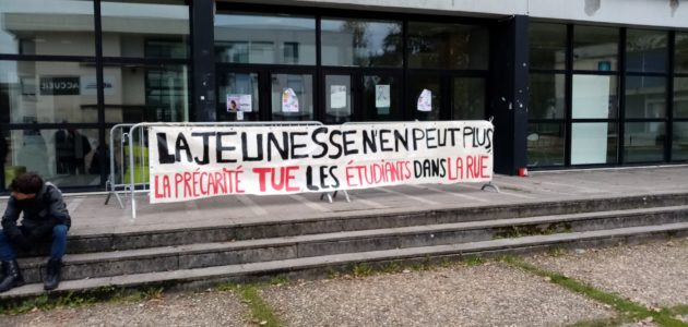 A Bordeaux-Montaigne, des étudiants bloquent la fac pour dénoncer la précarité