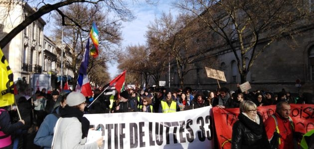 Des milliers de manifestants vent debout contre la réforme des retraites à Bordeaux