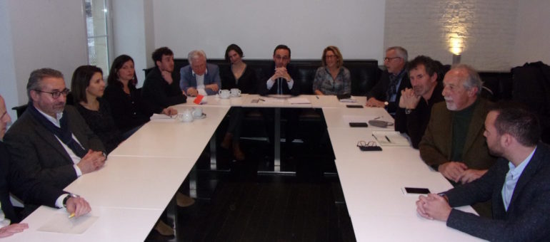 Municipales : à Bordeaux, Thomas Cazenave expose ses cadres