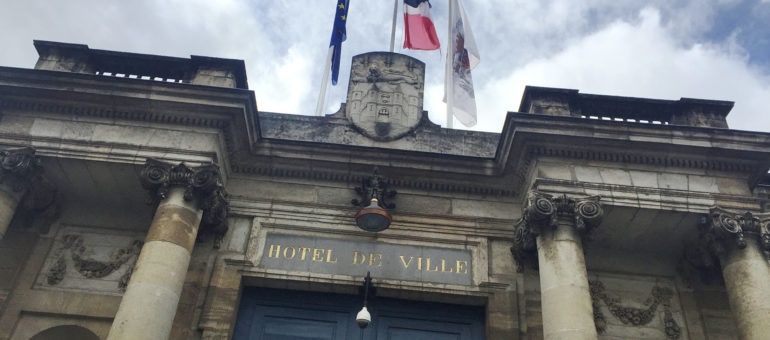 A Bordeaux, « la démocratie locale ne doit pas être confinée »