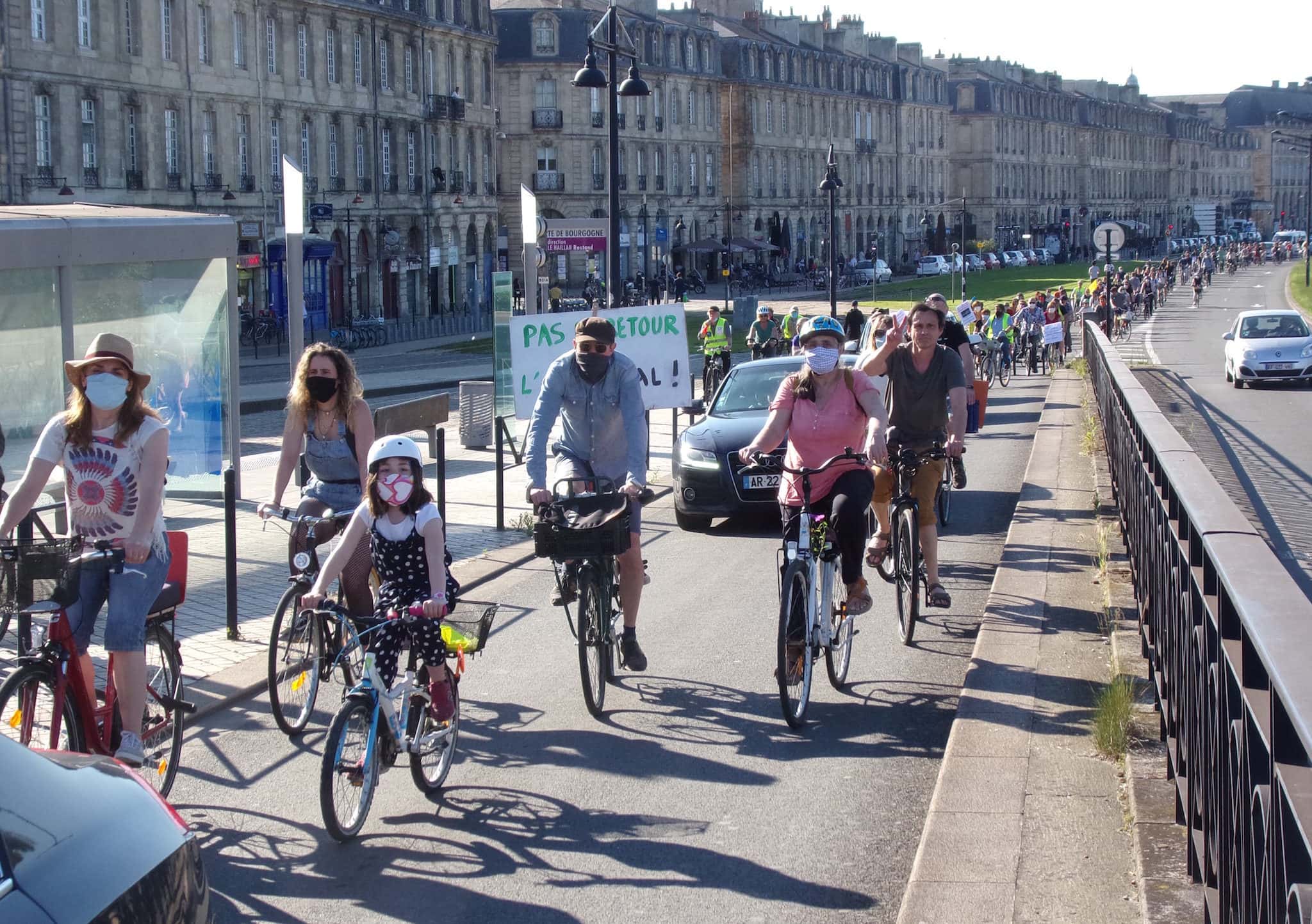 Une vélorution contre le « retour à l’anormal » à Bordeaux