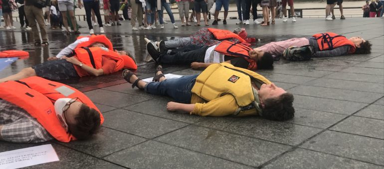 A Bordeaux, SOS Méditerranée demande la libération de l’Océan Viking
