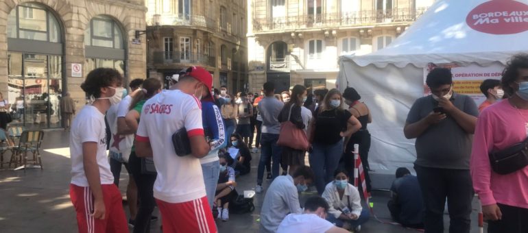 Covid-19 : 9 fois plus touchés, les jeunes Girondins se bousculent aux dépistage
