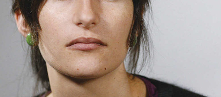Pilule contraceptive : Marion Larat obtient une enquête contre Bayer