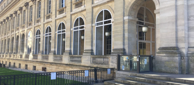 La terrasse fermée du restaurant d’Etchebest au Grand Théâtre pas du goût des défenseurs du patrimoine