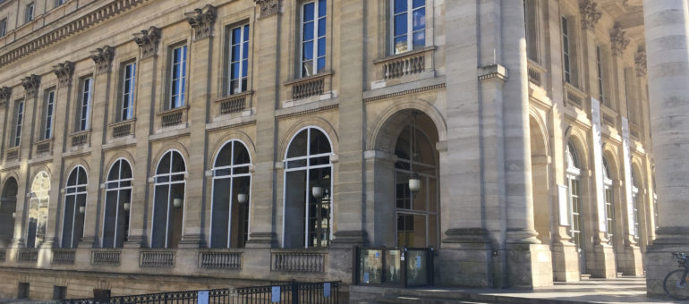 Terrasse d’Etchebest : la Ville de Bordeaux demande l’arrêt du chantier « jusqu’à sa régularisation »