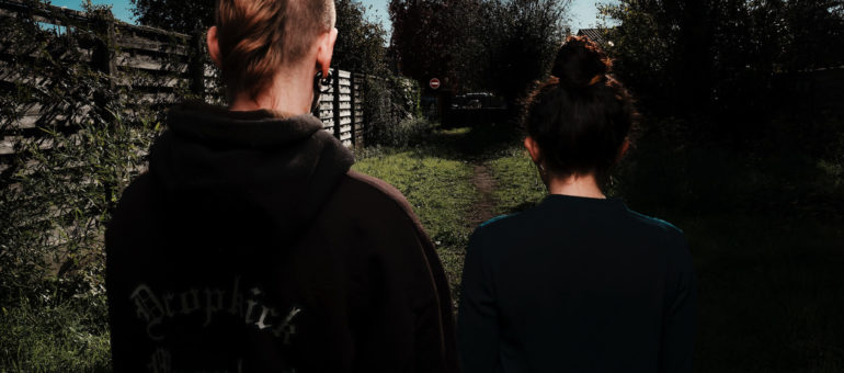 Deux ans après son agression par un policier, Cyd demande justice