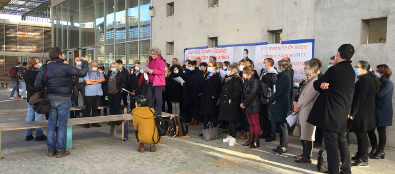 Mobilisation au lycée Magendie pour soutenir un enseignant accusé de propos homophobes par un élève