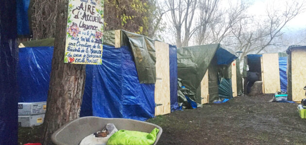 « On préfère compter les cabanes quai Sainte-Croix que les sans-abri morts de froid »