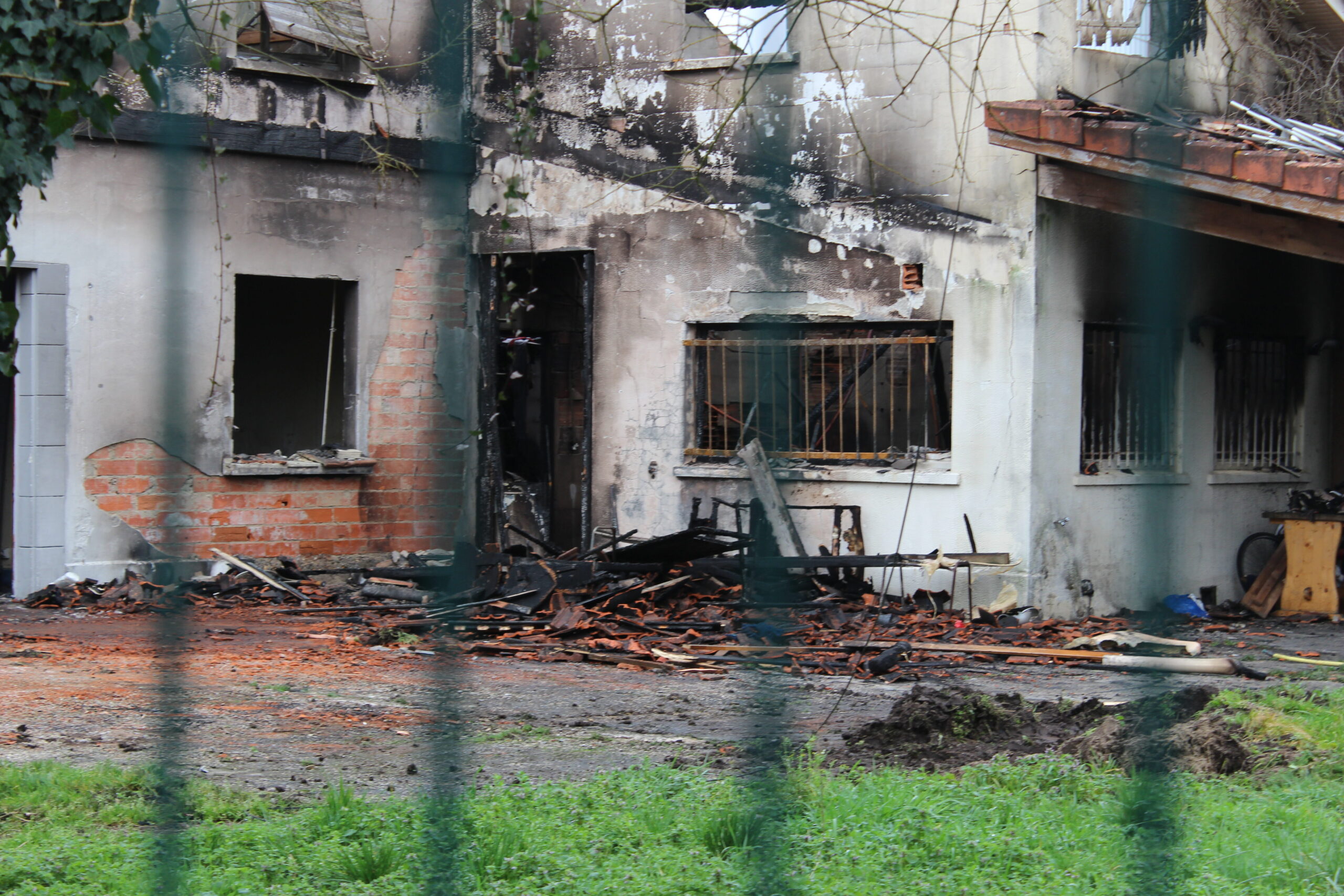 Après l’incendie d’un squat à Pessac, ses occupants ouvrent une nouvelle « maison »