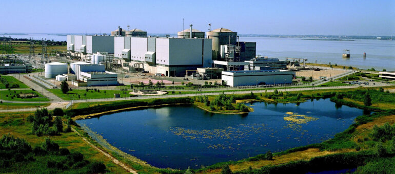 La centrale nucléaire du Blayais, une des ancêtres du parc français, peut rempiler pour 10 ans