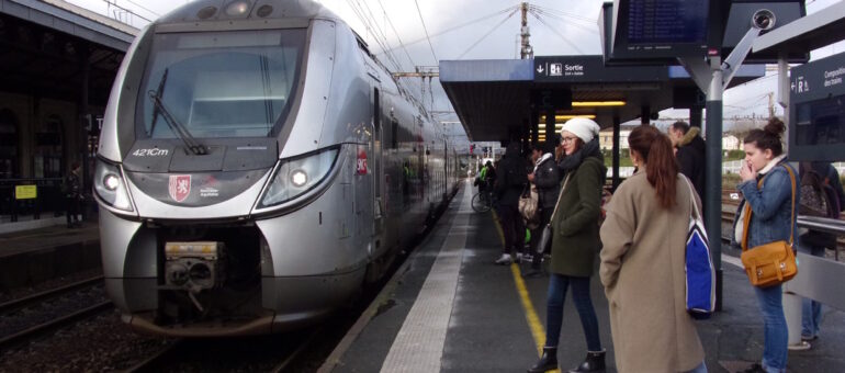 Les trains et les cars bientôt gratuits pour les étudiants en Nouvelle-Aquitaine