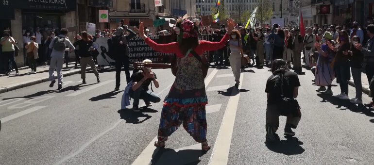 « Look up » : pourquoi il n’y a pas de marche pour le climat ce samedi à Bordeaux
