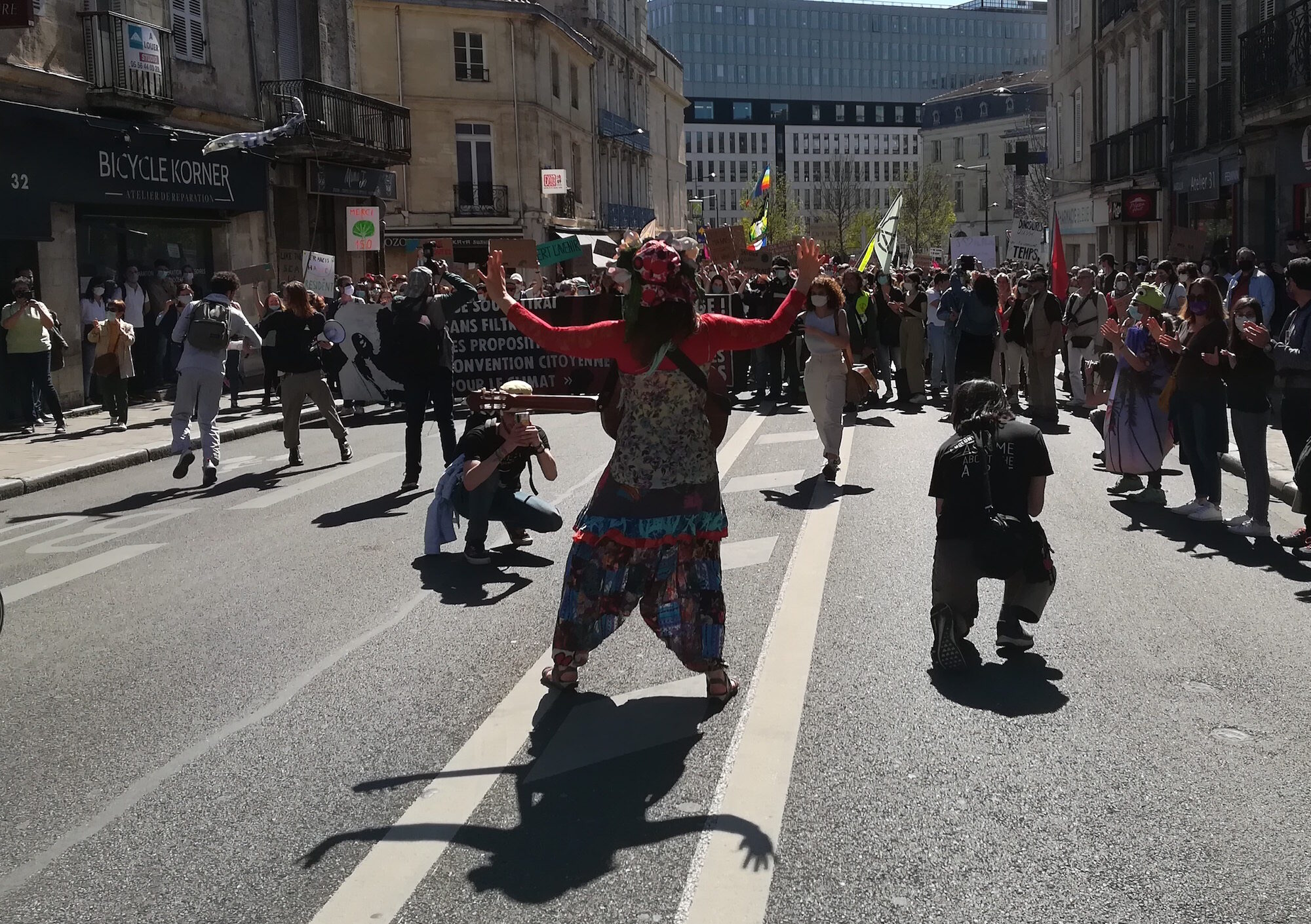 2000 personnes à Bordeaux pour exiger une « vraie loi climat »