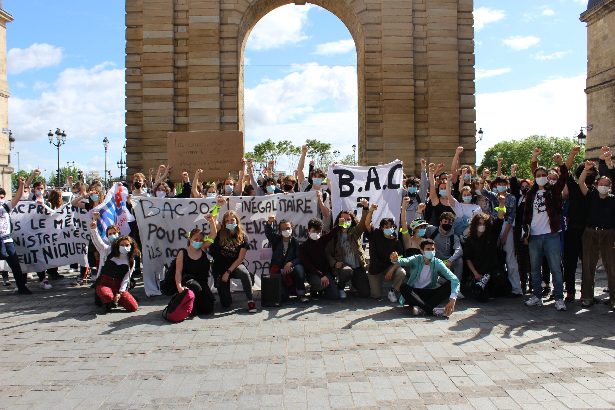 300 lycéens pour une « marée noire » à Bordeaux contre les épreuves du bac