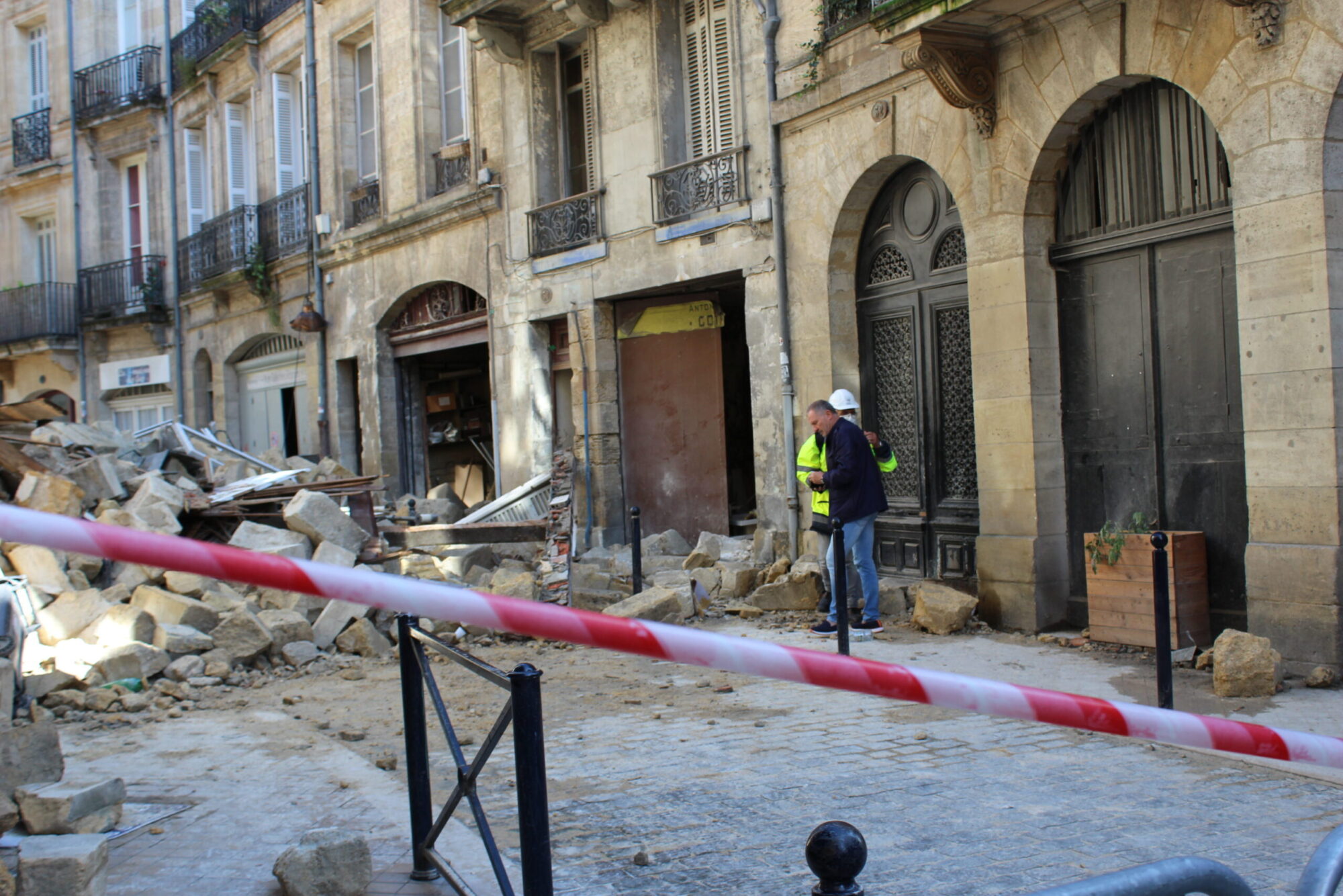 Effondrement d’immeubles à Bordeaux : le retour à la normale sera long rue de la Rousselle