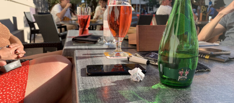 Avec le passe et sans les jeunes, les bars bordelais trinquent