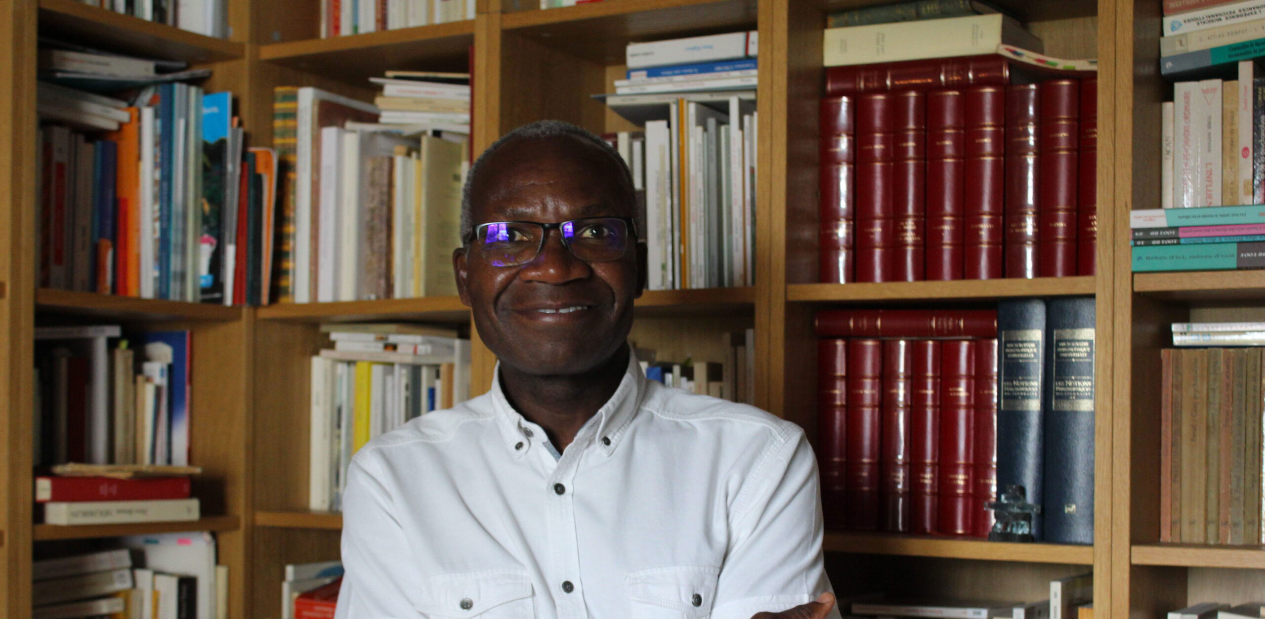 De Brazzaville à Bordeaux, le poète et psy Gabriel Okoundji en quête de sens