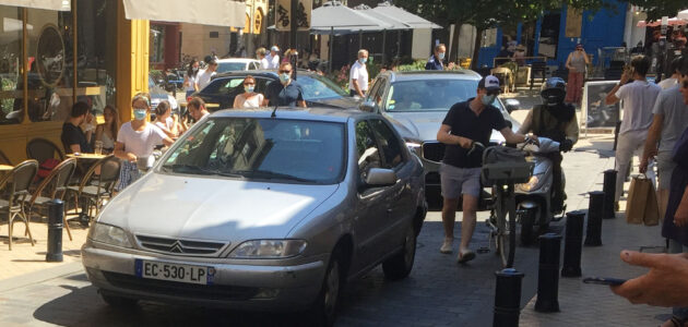 Mobilités : Hurmic veut que les Bordelais prennent leurs pieds