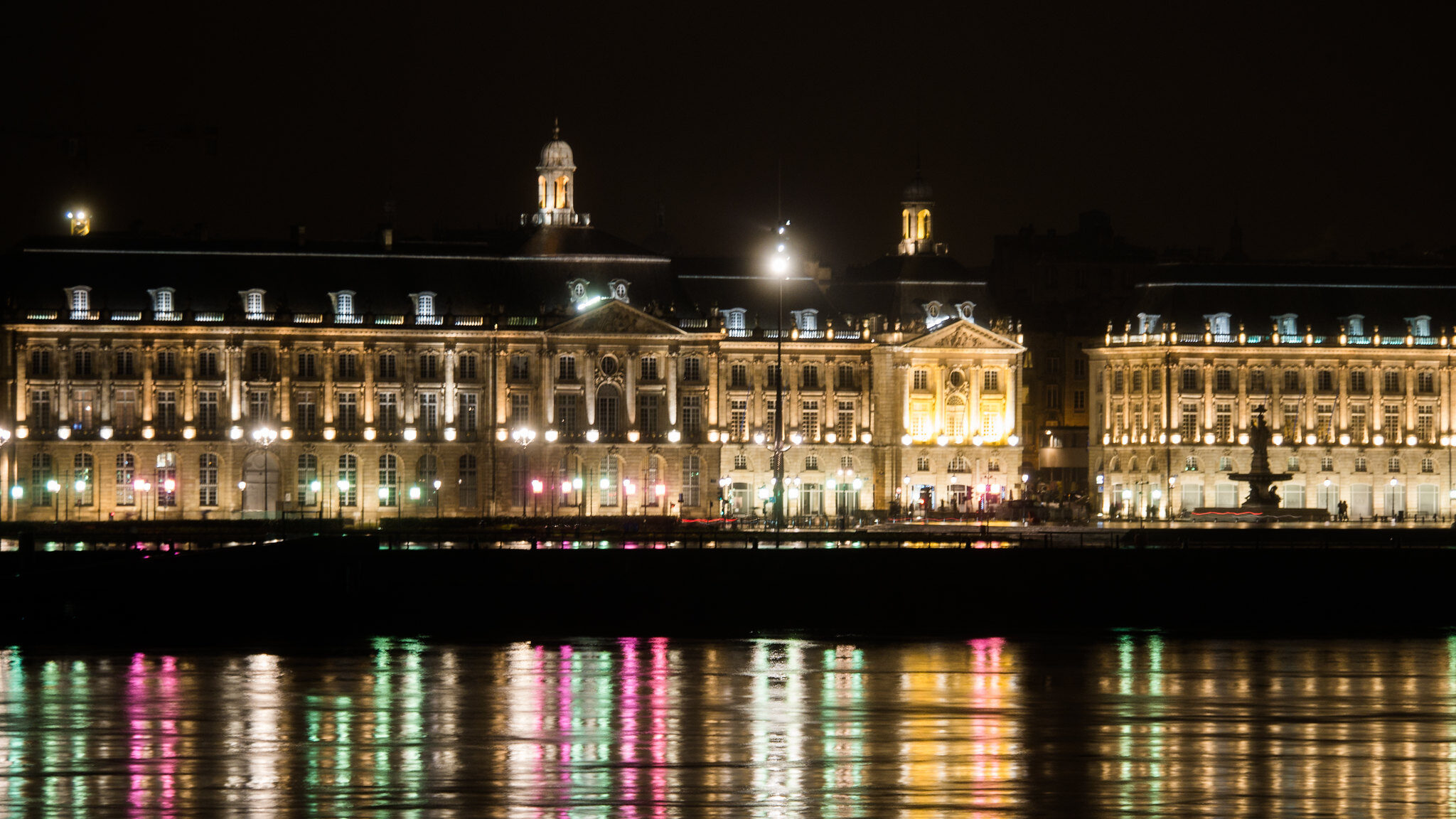 Bordeaux veut baisser la lumière « pour mieux voir les étoiles »