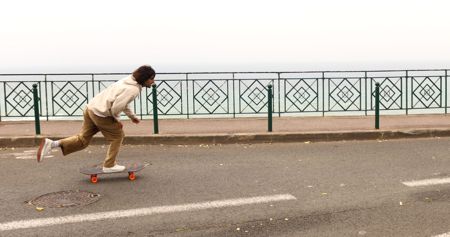 « Push4Peace » : de Biarritz à Bordeaux en skate pour aider des pays en difficulté