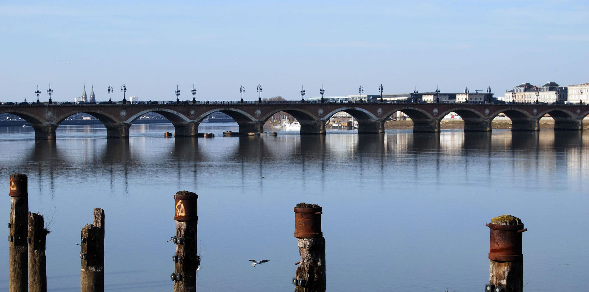« Le pont de pierre a disparu » : une fiction inédite de Pierre Hurmic, maire de Bordeaux