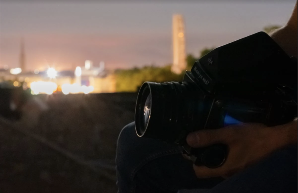 Adrien Chainier court les toits pour photographier Bordeaux la nuit