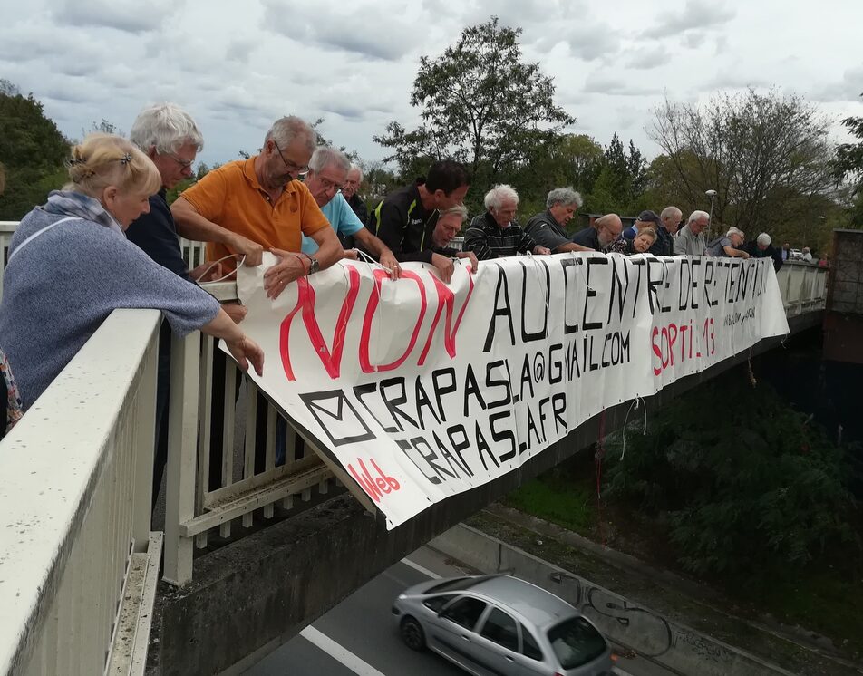 Centre de rétention des étrangers : le choix du site toujours en suspens, les riverains sur le pont