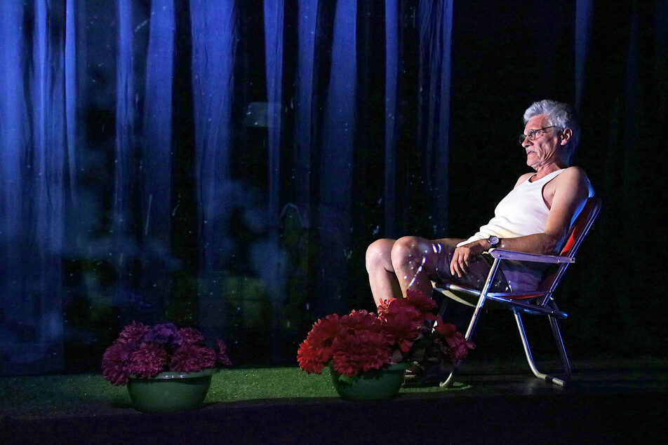 Nous avons croisé Guy Lenoir partant à la retraite avec Samuel Beckett
