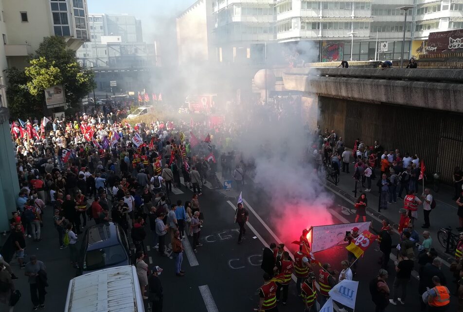 Forte mobilisation pour les salaires et le droit de grève à Bordeaux