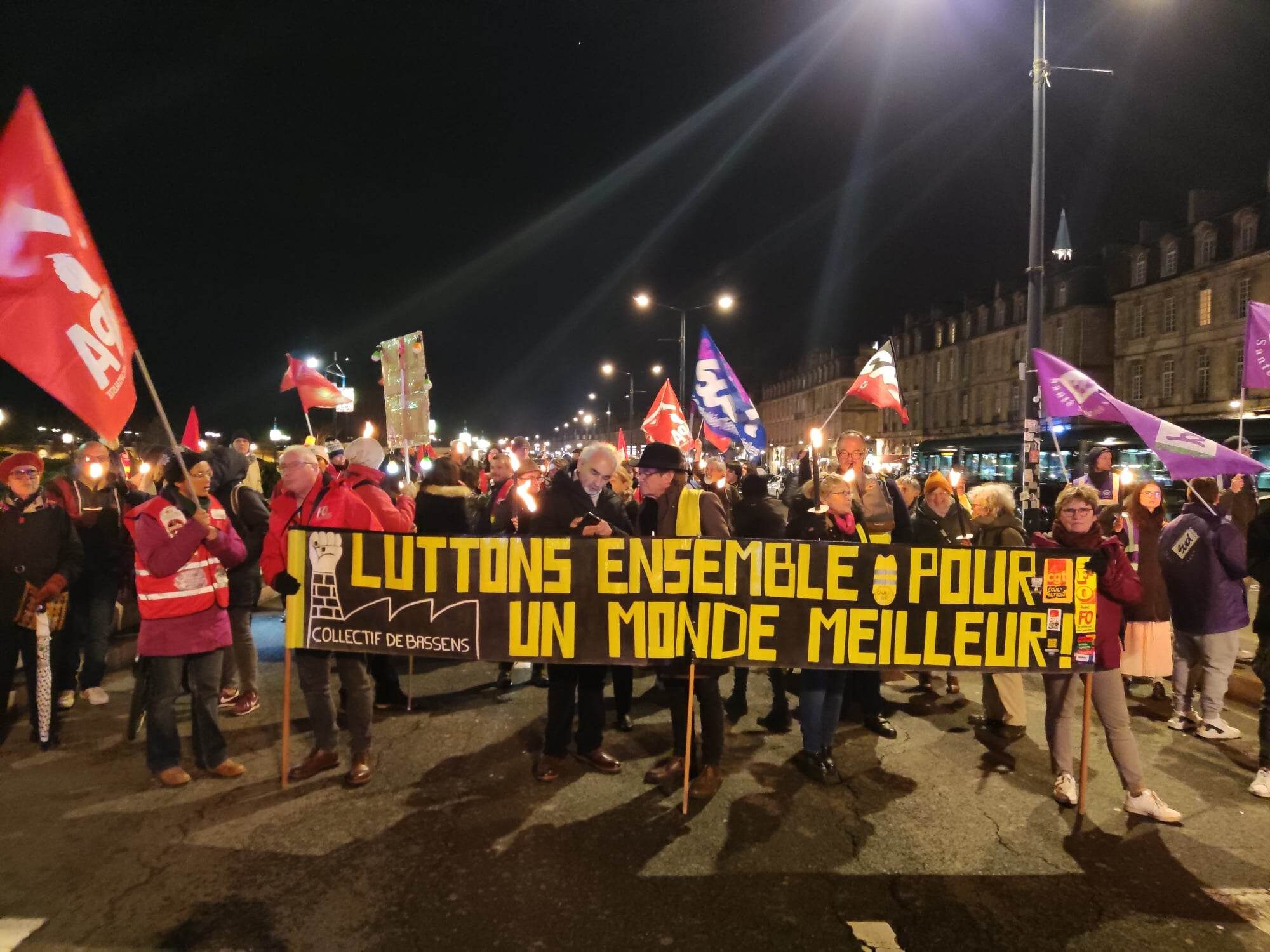 150 personnes pour la deuxième marche aux flambeaux contre la réforme des retraites à Bordeaux