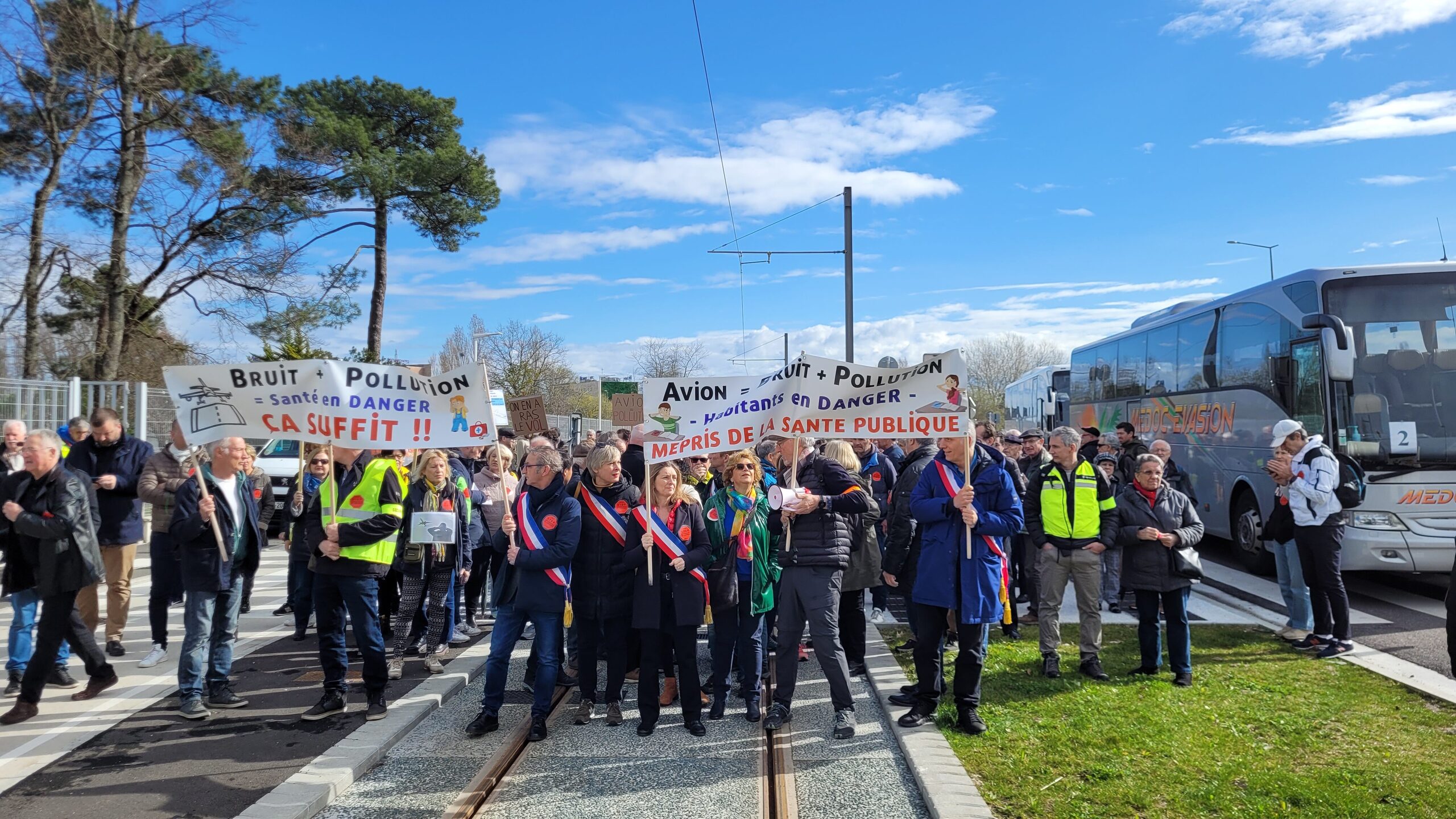 Aéroport de Bordeaux : étude acoustique à l’appui, des riverains réclament toujours l’interdiction de tous les vols de nuit
