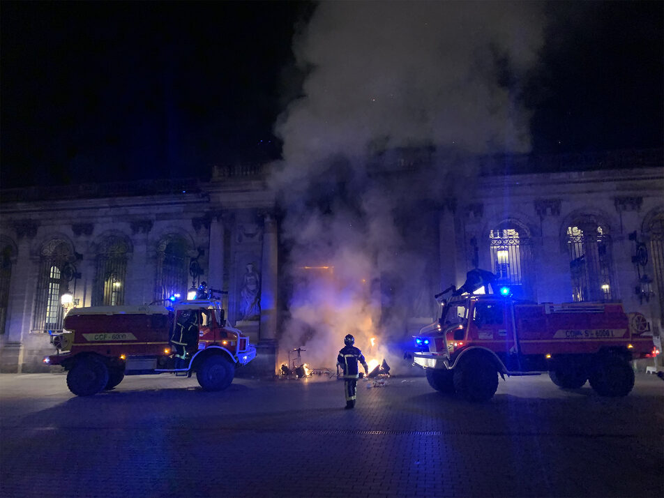 Des casseurs d’extrême-droite derrière la tentative d’incendie de la mairie de Bordeaux ?