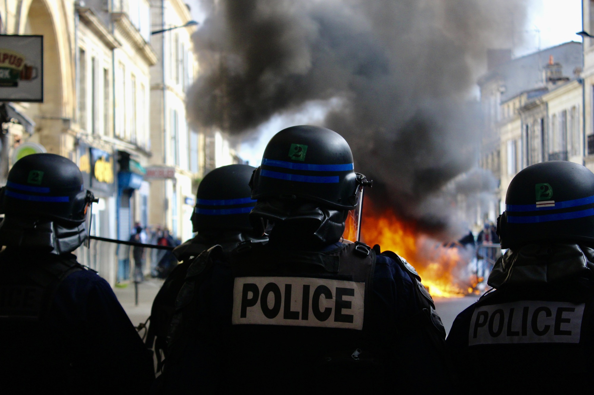 Un manifestant grièvement blessé par la police à Bordeaux, l’IGPN saisie