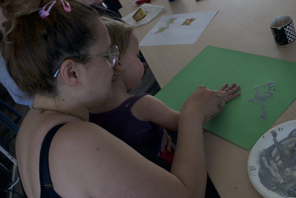 Ce service unique en Gironde qui aide les personnes handicapées à être parents