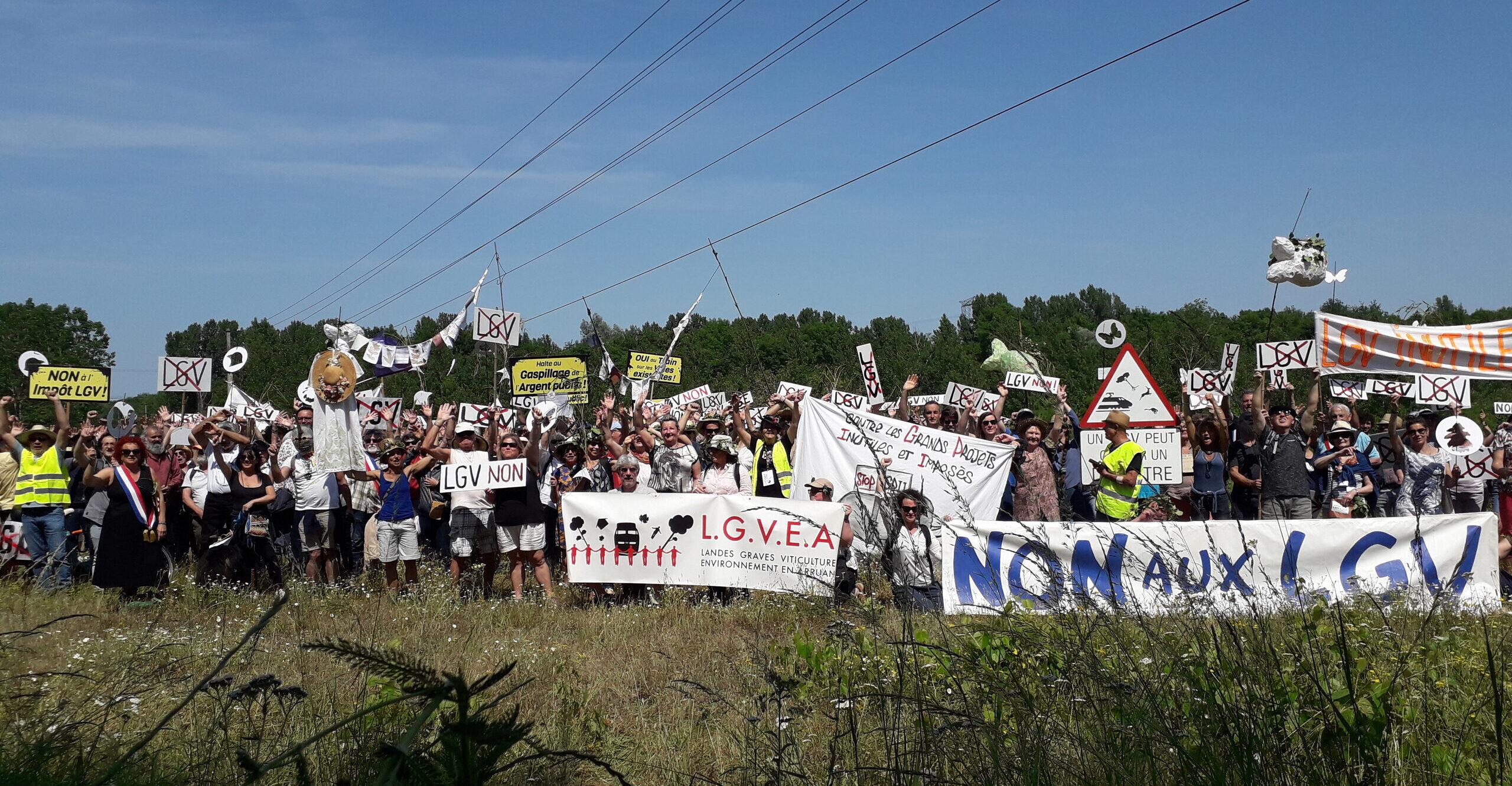 Contre la LGV Bordeaux-Toulouse, des centaines de militants mobilisés à Saint Médard d’Eyrans
