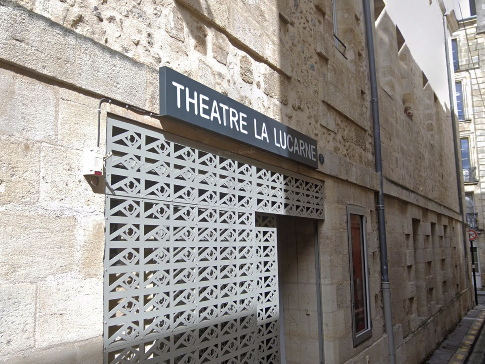 Le théâtre La Lucarne à Bordeaux sous la direction de l’association L’Avant-poste