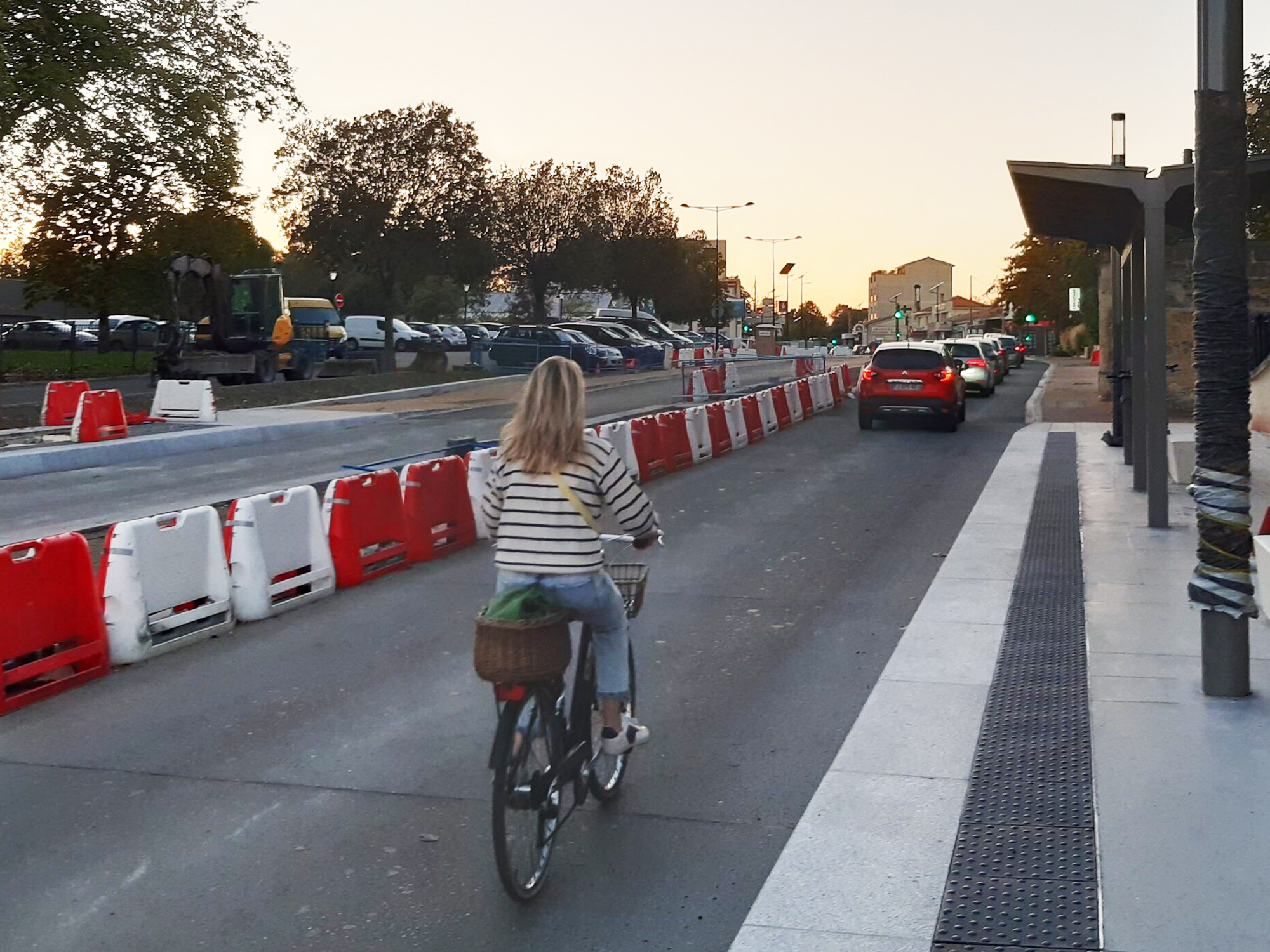 A Caudéran, « priorité rouge » au vélo dans ce quartier de Bordeaux où la voiture est reine
