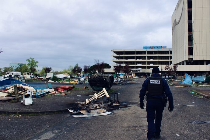 Évacuation du squat Gan-Groupama à Bordeaux, les occupants étaient déjà partis