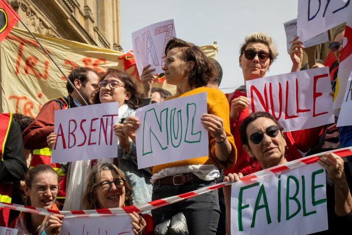 Contre le « choc des savoirs », manifestation à Bordeaux et résistance à tous les étages