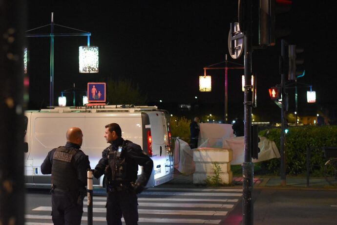 Un mort et un blessé par une attaque au couteau à Bordeaux, l’assaillant abattu par la police